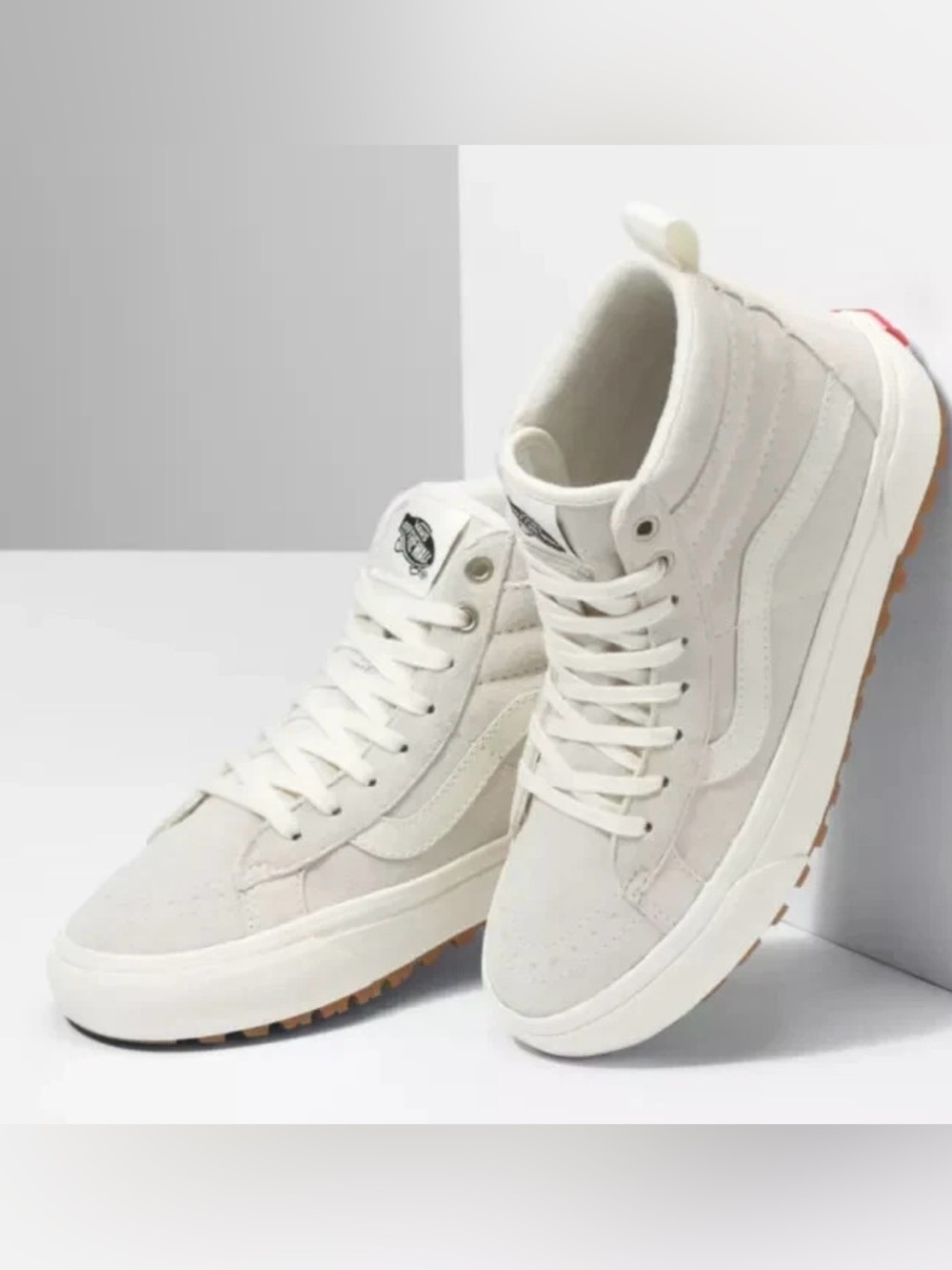 Vans Unisex Sk8-Hi Platform Sneaker with Gum Outsole.. men’s 9.2 and women 11 - Picture 4 of 6